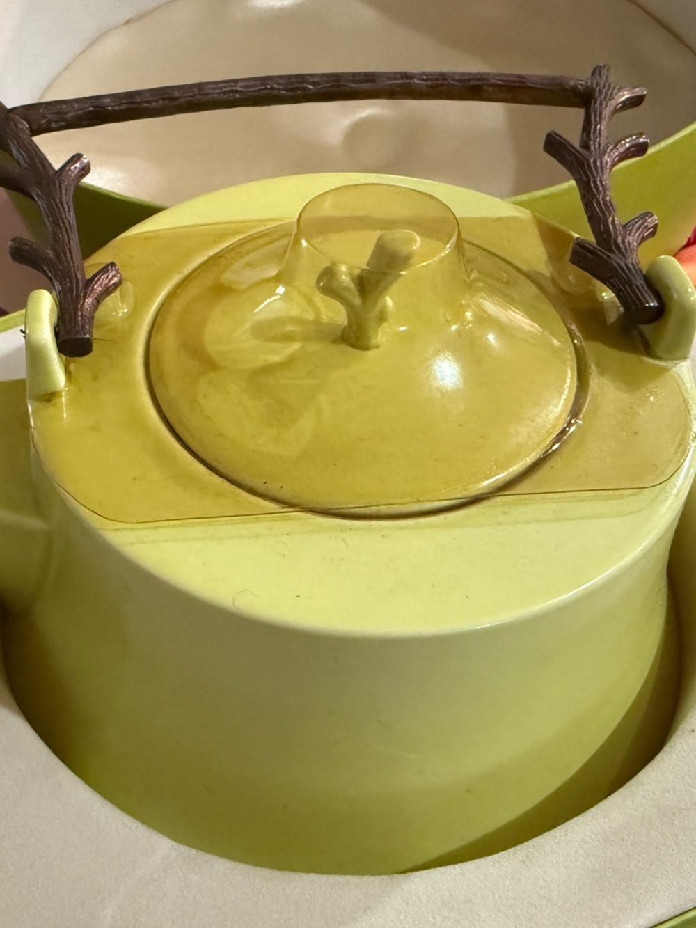 Villeroy & Boch Tea Delight teapot in the Vert pattern. Never used.